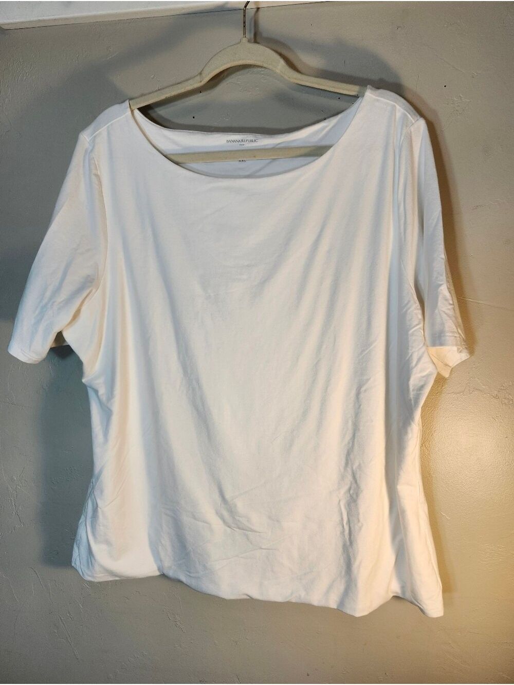 Banana Republic White Short-Sleeve Boatneck Top Lined 100% Cotton